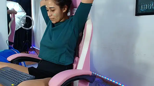 GraceWallace  online show from April 2026 09:31:01 PM