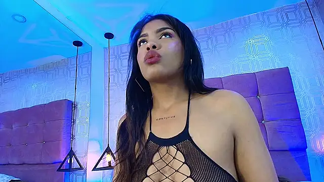 Snapshot of LexieBloom chatting on November 2025 03:39:01 AM LexieBloom online show from November 2025 03:39:01 AM