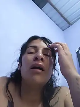 Snapshot of karinnahotdirty chatting on June 2026 12:32:02 AM karinnahotdirty online show from June 2026 12:32:02 AM