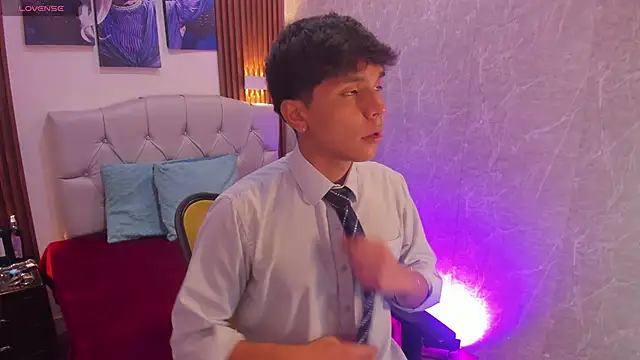 Snapshot of Thiago_Kozak chatting on October 2025 01:43:02 PM Thiago Kozak online show from October 2025 01:43:02 PM