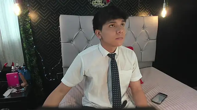 Snapshot of Thiago_Kozak chatting on November 2025 01:56:02 PM Thiago Kozak online show from November 2025 01:56:02 PM