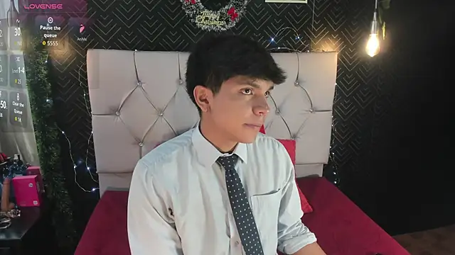 Snapshot of Thiago_Kozak chatting on December 2025 12:10:01 PM Thiago Kozak online show from December 2025 12:10:01 PM