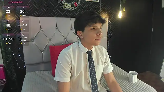 Snapshot of Thiago_Kozak chatting on December 2025 12:36:02 PM Thiago Kozak online show from December 2025 12:36:02 PM