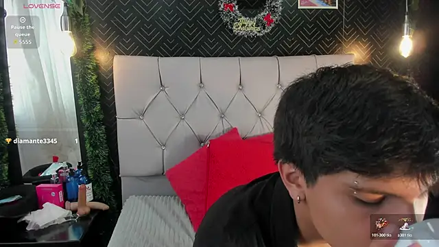 Snapshot of Thiago_Kozak chatting on December 2025 12:58:02 PM Thiago Kozak online show from December 2025 12:58:02 PM