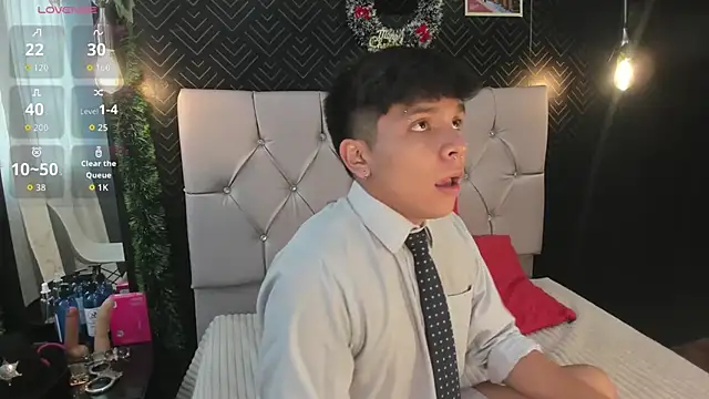 Snapshot of Thiago_Kozak chatting on December 2025 01:48:01 PM Thiago Kozak online show from December 2025 01:48:01 PM