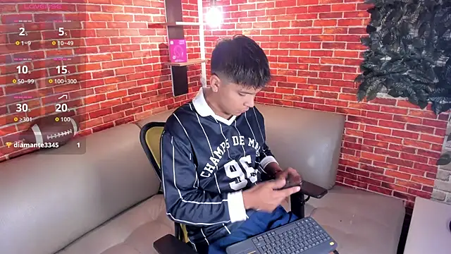 Snapshot of Thiago_Kozak chatting on May 2026 02:44:01 PM Thiago Kozak online show from May 2026 02:44:01 PM