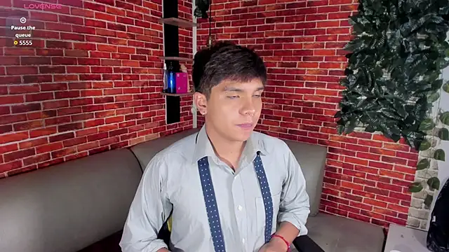 Snapshot of Thiago_Kozak chatting on May 2026 01:39:02 PM Thiago Kozak online show from May 2026 01:39:02 PM