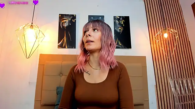 alesziarose online show from September 2025 08:00:02 PM