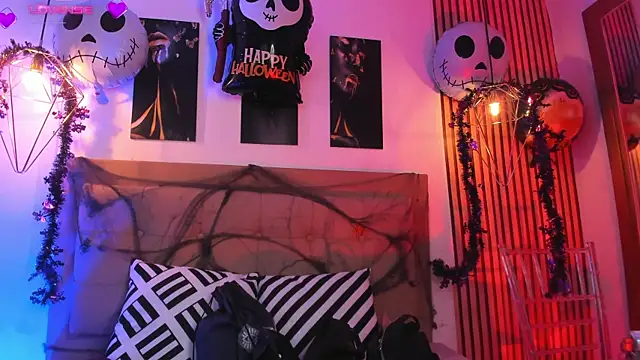 alesziarose online show from October 2025 07:56:01 PM