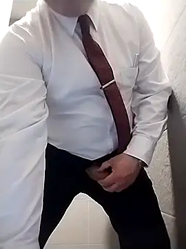 BigCristh79 online show from October 2025 10:04:01 PM