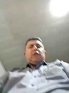 BigCristh79 online show from April 2026 04:10:02 PM