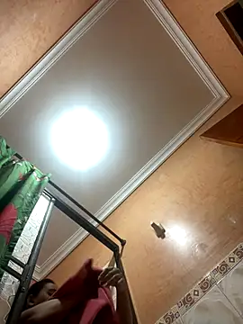 effie castroo online show from December 2025 07:18:01 PM