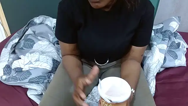 sexythae32 online show from February 2026 11:24:01 AM