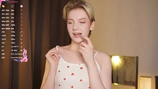 Snapshot of MaeEversley chatting on March 2026 05:42:01 AM MaeEversley online show from March 2026 05:42:01 AM