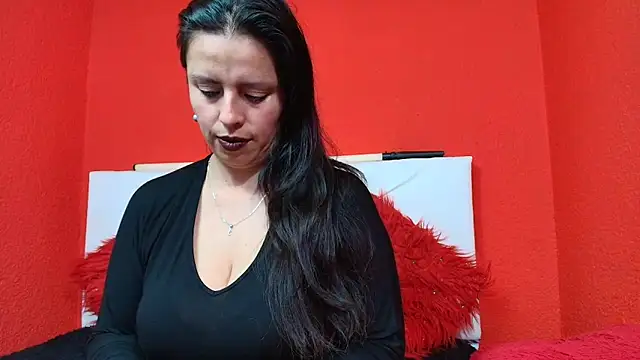 Snapshot of katherine_blair chatting on October 2025 12:52:02 PM katherine blair online show from October 2025 12:52:02 PM