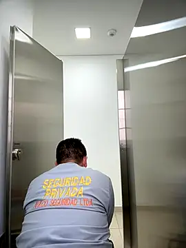 Manu0586 online show from December 2025 06:02:01 PM