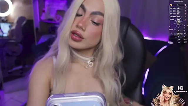 Snapshot of Miila_snow chatting on February 2026 08:05:01 PM Miila snow online show from February 2026 08:05:01 PM