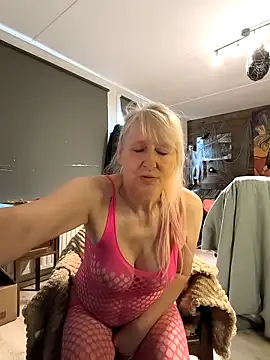 Snapshot of SexyKato001 chatting on November 2025 11:25:02 AM SexyKato001 online show from November 2025 11:25:02 AM