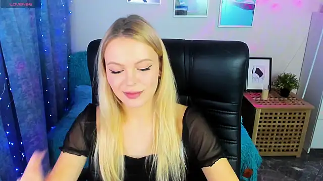 Snapshot of KatherineePierce chatting on October 2025 05:03:01 PM KatherineePierce online show from October 2025 05:03:01 PM