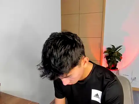 sweettaaron01 online show from September 2025 05:03:02 PM