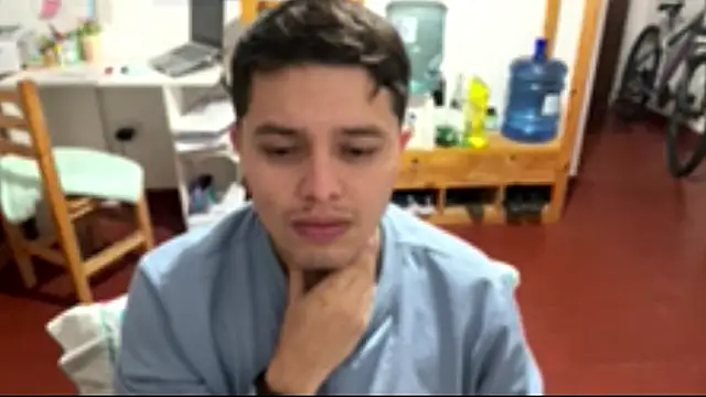 Haustin202 online show from November 2025 12:10:02 AM