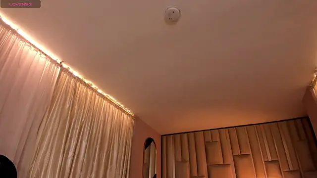 IsabellaMoreau online show from November 2025 07:36:02 PM