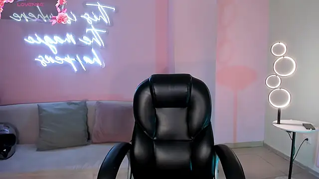 IsabellaMoreau online show from June 2026 07:24:02 PM