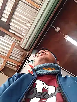 Snapshot of CatchingBouquet chatting on January 2026 04:05:02 AM CatchingBouquet online show from January 2026 04:05:02 AM