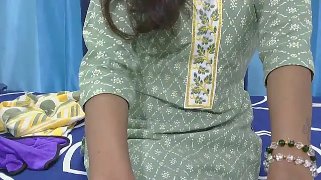 Snapshot of Aarti_misty71 chatting on November 2025 05:18:01 AM Aarti misty71 online show from November 2025 05:18:01 AM