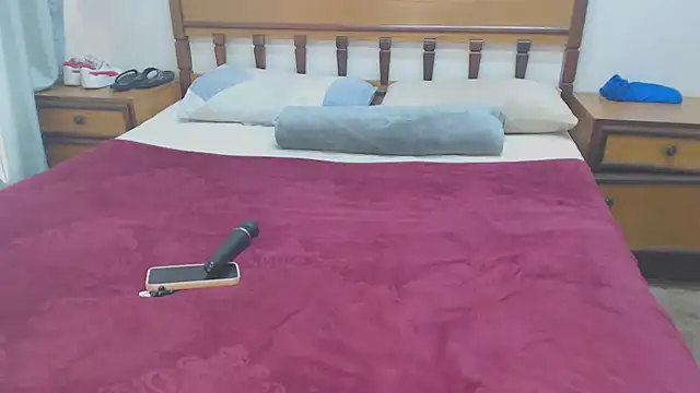 Snapshot of HugeTitisxx chatting on September 2025 07:52:02 AM HugeTitisxx online show from September 2025 07:52:02 AM