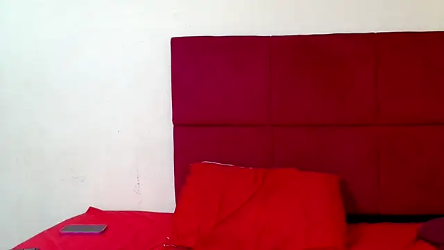 Snapshot of HugeTitisxx chatting on December 2025 01:16:01 PM HugeTitisxx online show from December 2025 01:16:01 PM