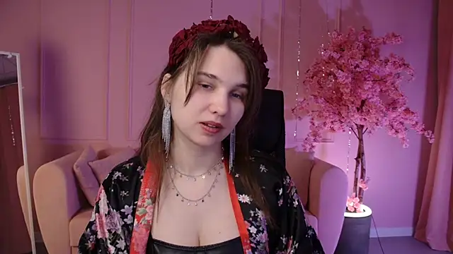 Snapshot of TessaMill chatting on April 2026 05:25:01 AM TessaMill online show from April 2026 05:25:01 AM