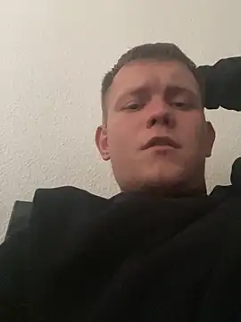 Snapshot of DerNeuer chatting on November 2025 12:16:02 PM DerNeuer online show from November 2025 12:16:02 PM