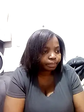 ShySexyBaddiexx online show from November 2025 05:13:02 PM