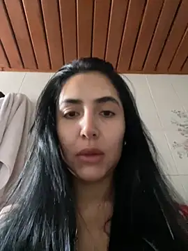 oh nina online show from November 2025 06:40:02 PM