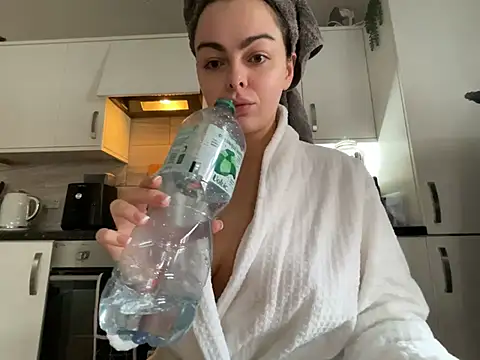 FrancescaXO online show from February 2026 09:27:02 AM