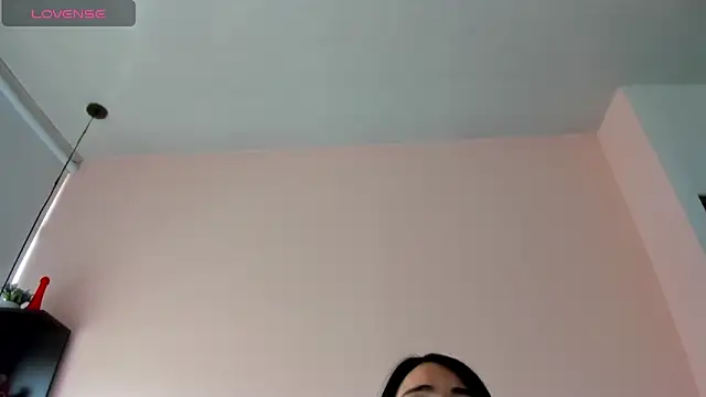 violet myerrs online show from December 2025 02:35:02 PM