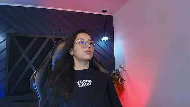 zoe martins  online show from March 2026 05:17:01 PM