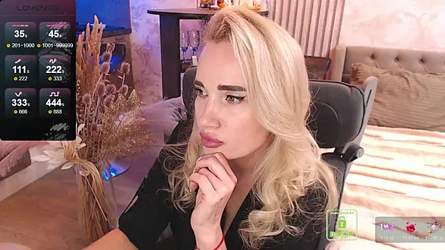 FreeBerryMILF online show from February 2026 08:12:01 PM