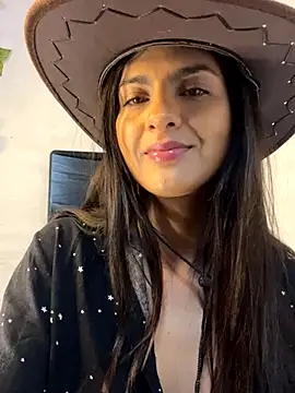 chicachocolate01 online show from October 2025 02:13:01 AM