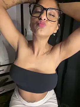 chicachocolate01 online show from November 2025 03:38:01 AM