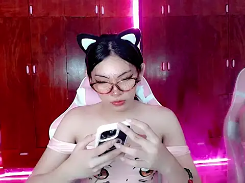 Snapshot of Miss_hornydolly chatting on October 2025 12:06:01 AM Miss hornydolly online show from October 2025 12:06:01 AM