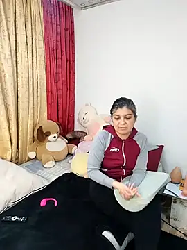 queemking online show from February 2026 08:06:01 PM