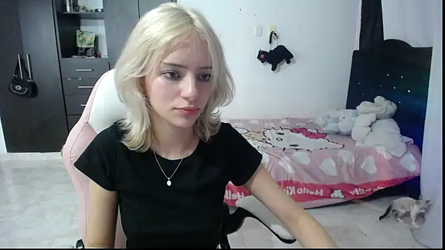 Snapshot of Elizabeth_rose02 chatting on November 2025 03:06:02 AM Elizabeth rose02 online show from November 2025 03:06:02 AM