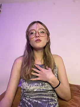 ReenKitty online show from February 2026 05:50:01 AM