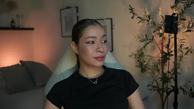 Snapshot of isabella-garcia- chatting on July 2026 01:33:01 AM isabella-garcia- online show from July 2026 01:33:01 AM