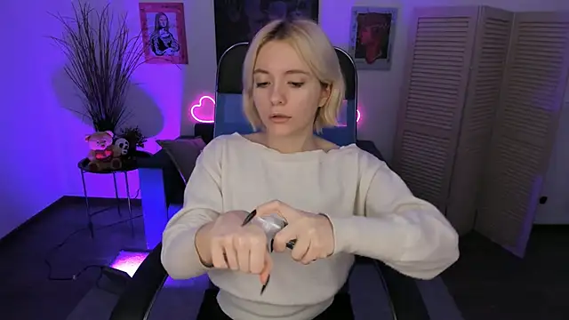 Snapshot of AuroraWrenfield chatting on November 2025 04:24:02 AM AuroraWrenfield online show from November 2025 04:24:02 AM