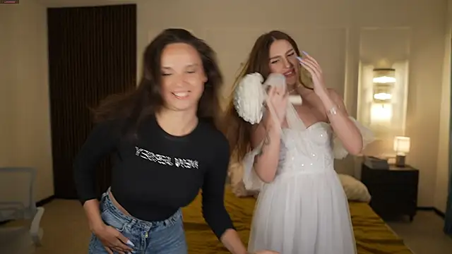 Snapshot of Goldie_Flame chatting on September 2025 06:45:01 PM Goldie Flame online show from September 2025 06:45:01 PM