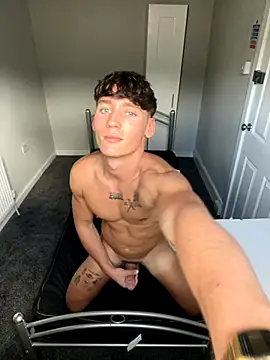 Snapshot of naughtyboy0124 chatting on October 2025 01:20:01 PM naughtyboy0124 online show from October 2025 01:20:01 PM