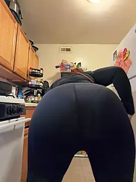 Snapshot of yummy0322 chatting on January 2026 11:21:01 PM yummy0322 online show from January 2026 11:21:01 PM